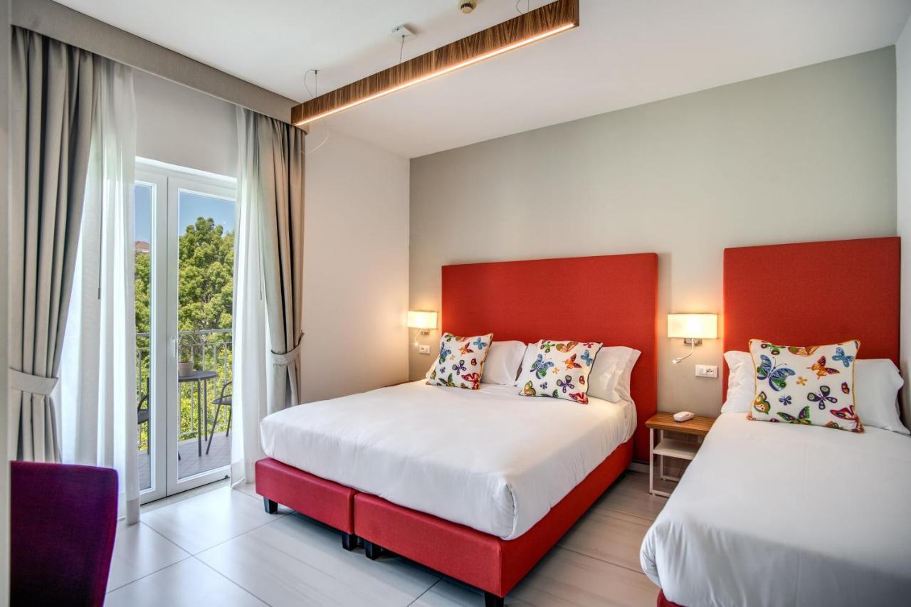 Hotel Florida ซอร์เรนโต ภายนอก รูปภาพ