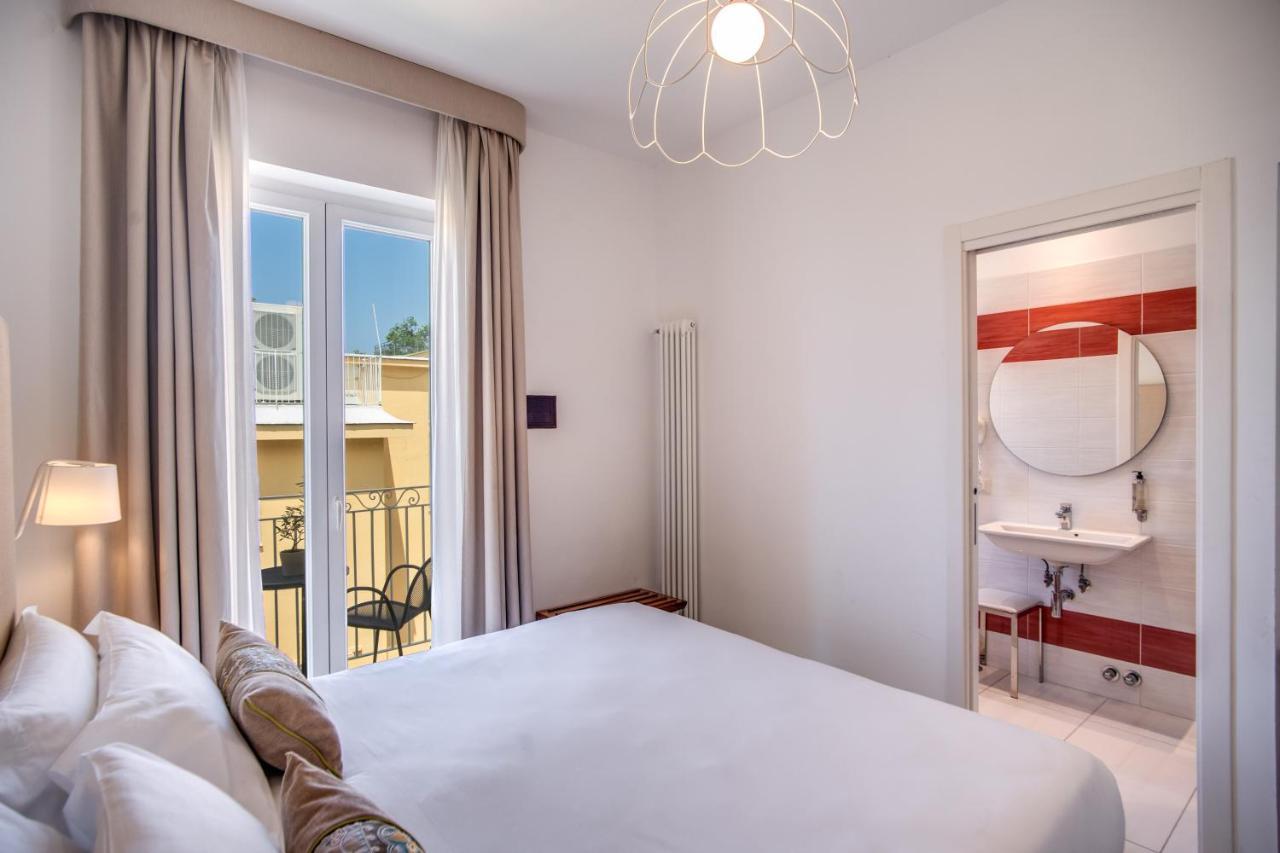 Hotel Florida ซอร์เรนโต ภายนอก รูปภาพ