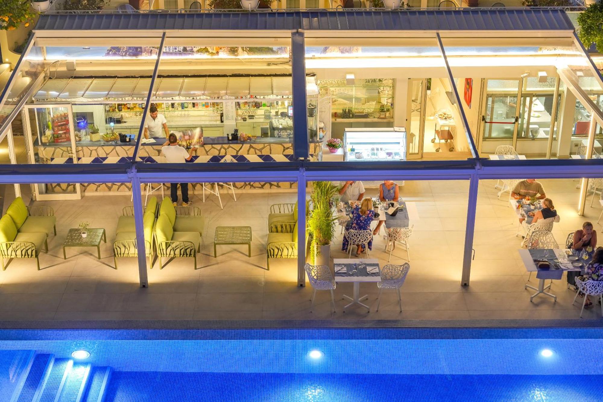 Hotel Florida ซอร์เรนโต ภายนอก รูปภาพ