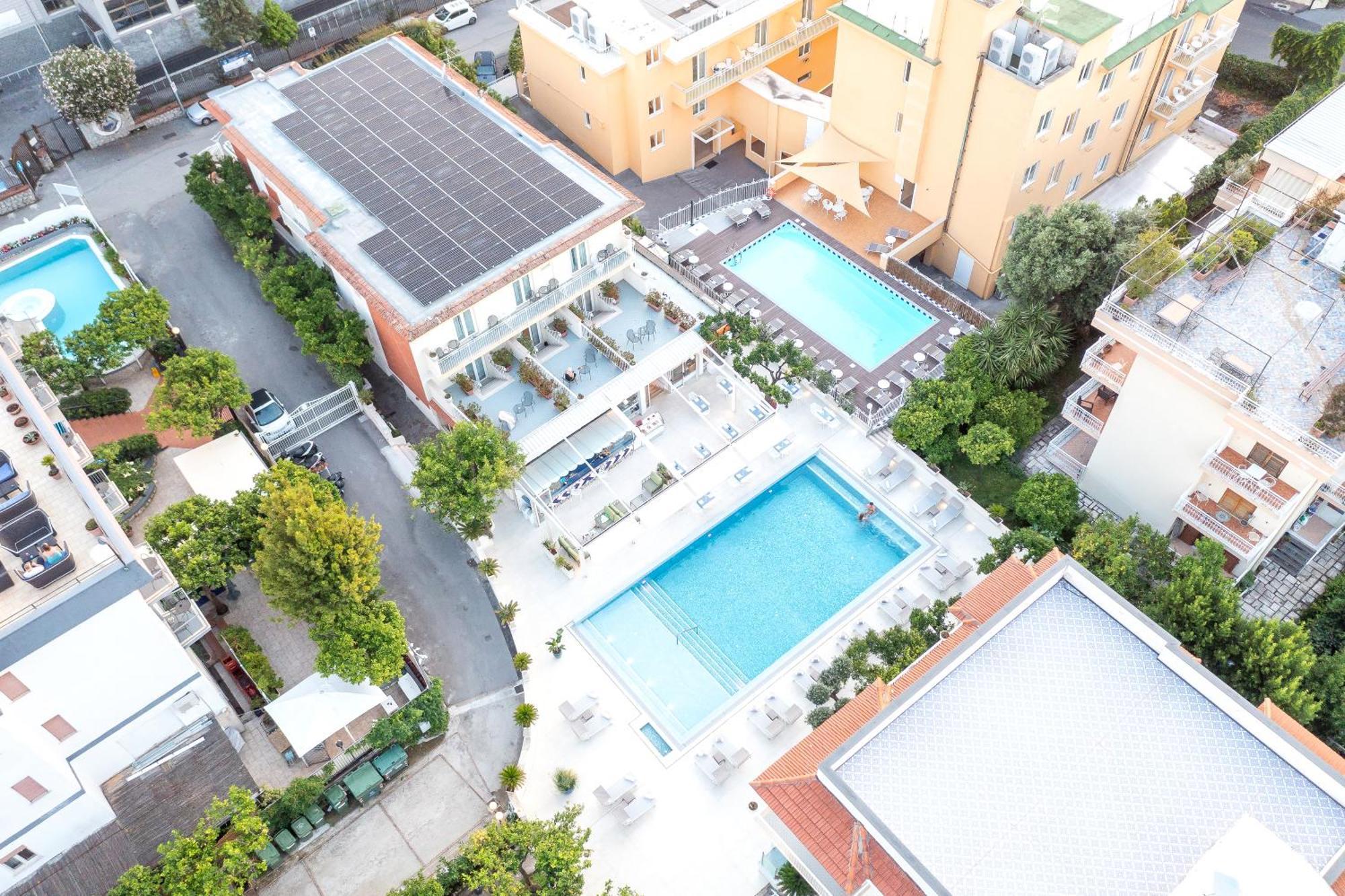 Hotel Florida ซอร์เรนโต ภายนอก รูปภาพ